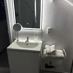 La 7 Sauna Et Jacuzi *