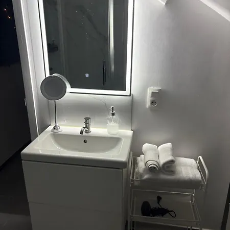 La 7 Sauna Et Jacuzi *