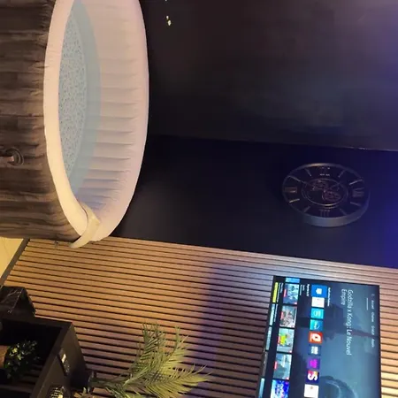 La 7 Sauna Et Jacuzi Апартаменты