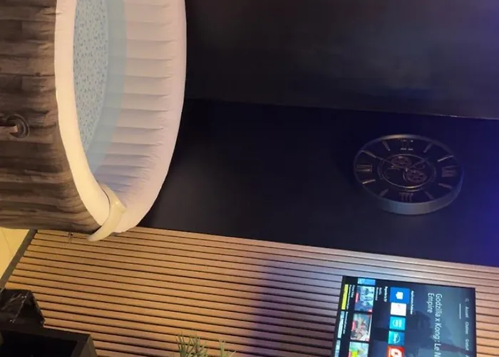 La 7 Sauna Et Jacuzi Daire